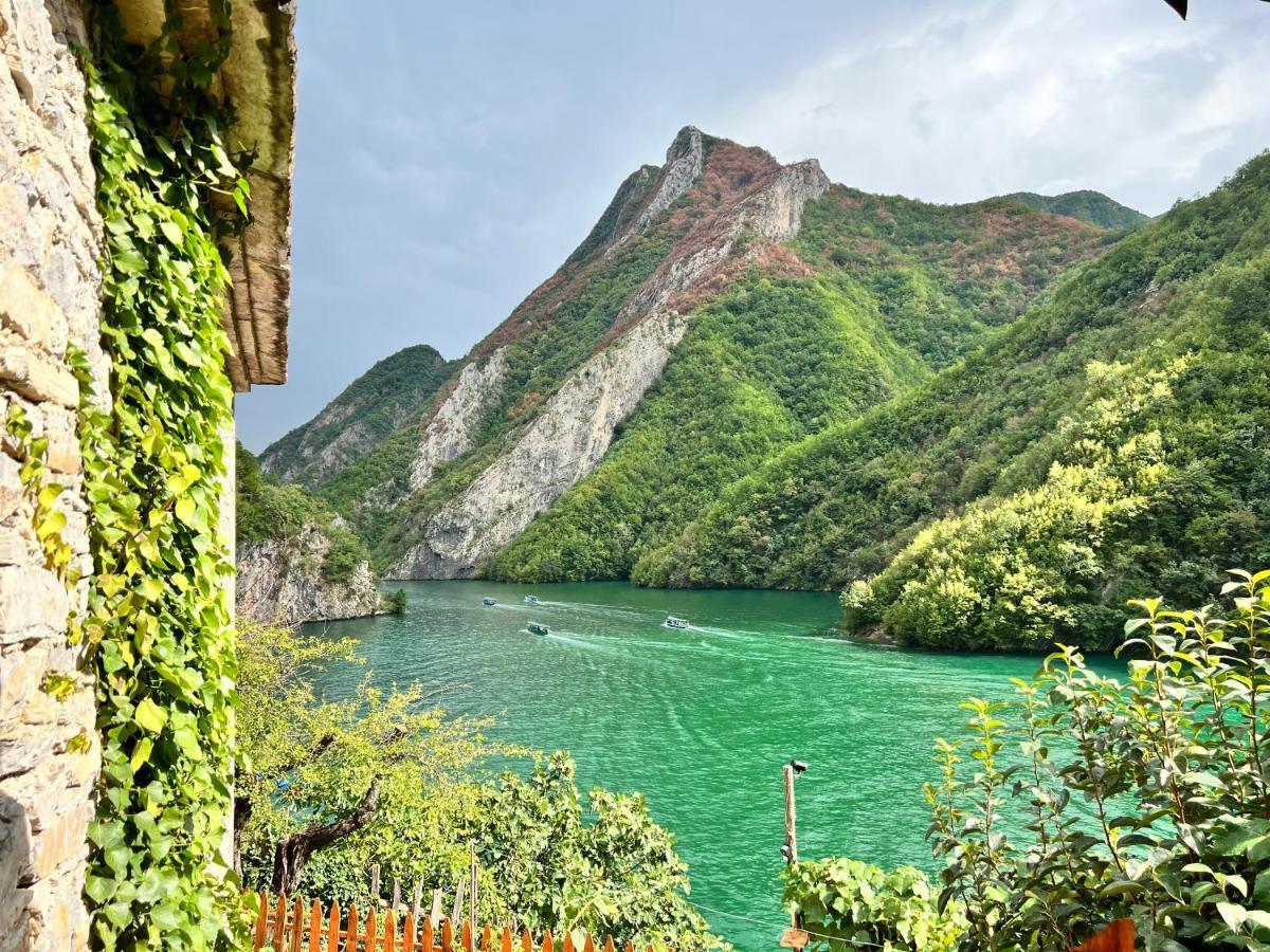 Neomalsore Agrotourism, Komani Lake 호텔 외부 사진