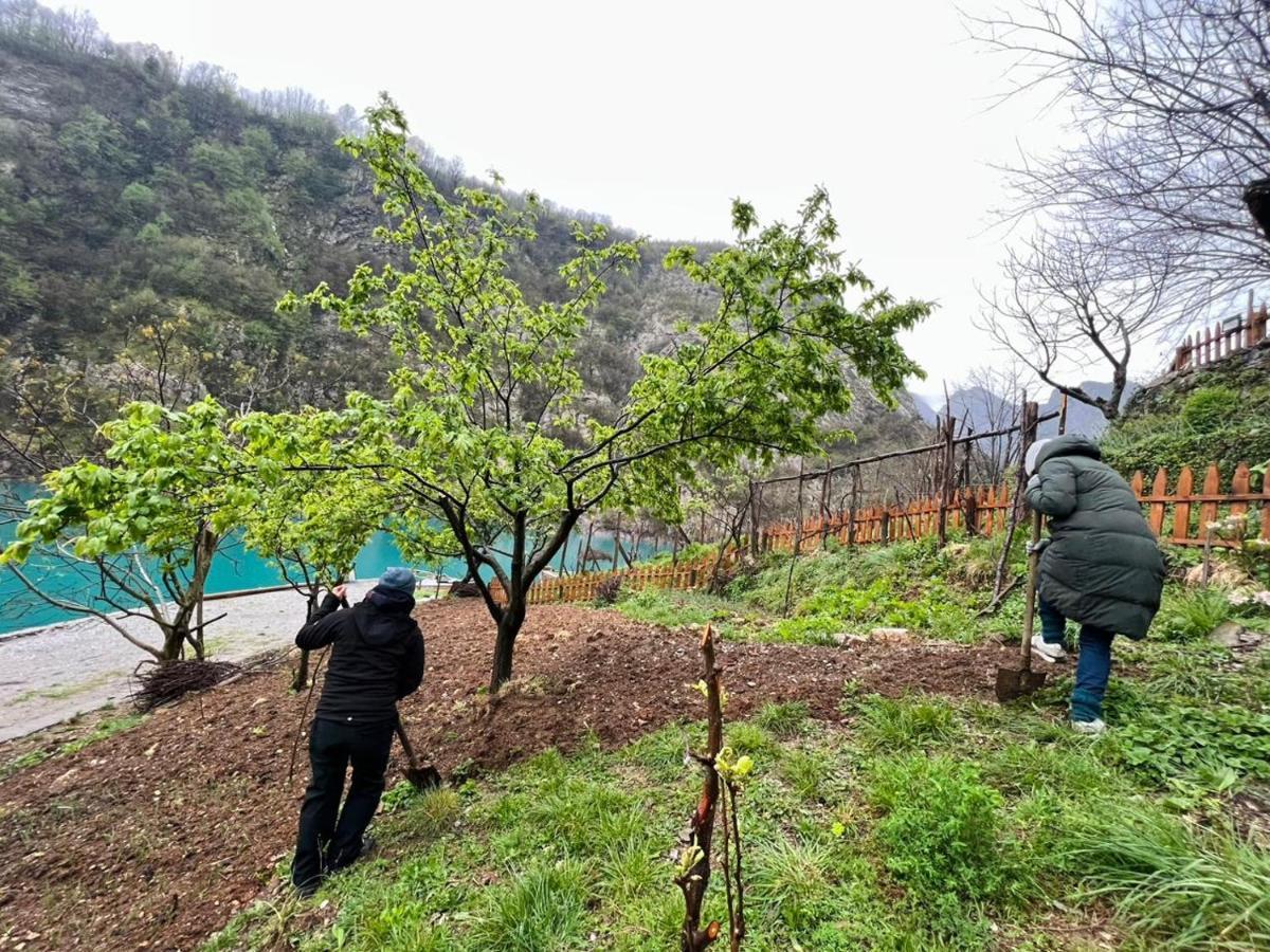 Neomalsore Agrotourism, Komani Lake 호텔 외부 사진